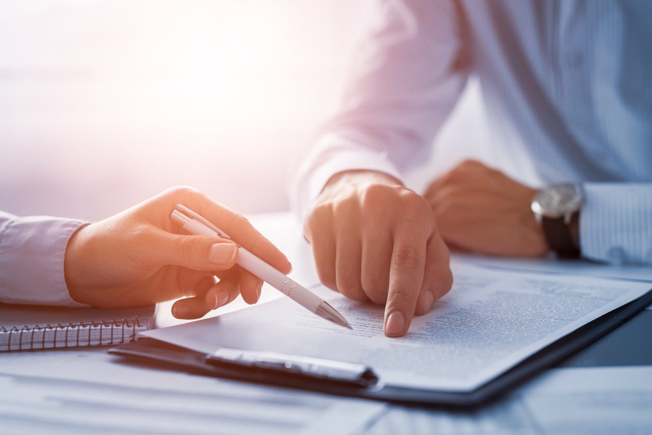 Analyzing contract with pointing finger